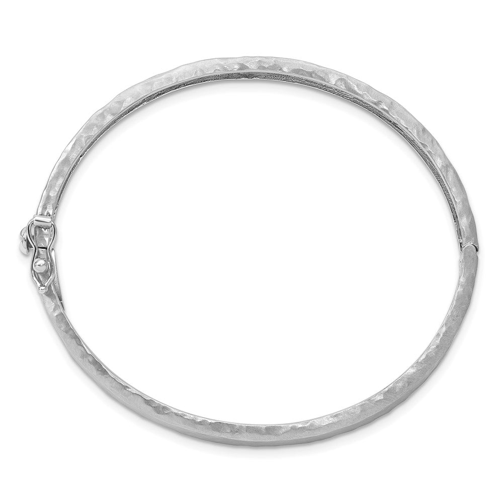 D2D 18K White Gold Hammered Hinged Bangle